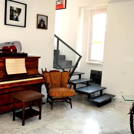 Il Vinile * Carrara